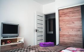 Tudor'S Apartament By Oasis Homes